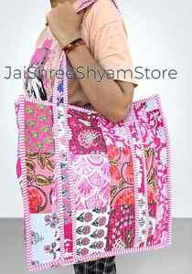 กระเป๋าผ้าฝ้ายลายดอกไม้พิมพ์ลายด้วยมือ พร้อมบุนวมอย่างนุ่มนวล ทนทาน และดีไซน์กว้างขวางสำหรับใช้ในชีวิตประจำวัน - Product Image 4