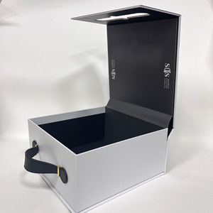 Caja de Regalo de Cartón Rígido con Cierre Magnético de Lujo Personalizada, con Acabado en Cuero PU, Grabado en Relieve, Laminado Mate y Separador Interno de Esponja - Product Image 4