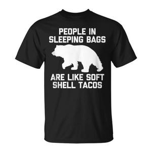 Camiseta con estampado de personas en sacos de dormir como tacos de cáscara blanda - Product Image 1