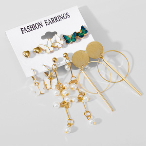 Nouvelles boucles d'oreilles créatives pour femmes, style rétro français, en or, avec perles d'imitation incrustées, pour l'Europe et les États-Unis - Product Image 2