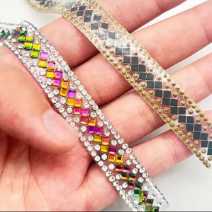 Nuovo adesivo per gioielli fatto da te con motivo a striscia di paillettes colorate bordo per abbigliamento distintivo striscia di diamante per <span class=keywords><strong>Applique</strong></span> Hot-Fix - Product Image 2