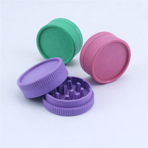 เครื่องบดสมุนไพรพลาสติกย่อยสลายได้แบบใหม่ 2 ชิ้น ขนาด 55 มม. เครื่องบดใบยาสูบ ขายส่ง อุปกรณ์สูบบุหรี่ - Product Image 1