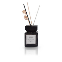 Bouteille diffuseur de roseau carré en verre de fleur de luxe unique Hotsale pour la décoration intérieure bouteille d'arôme de 200ml avec boîte