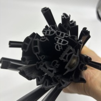 Bande d'étanchéité composite multicouche en caoutchouc EPDM anti-vieillissement insonorisante pour fenêtre et porte à battant