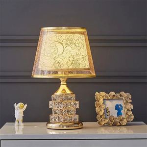 Lámpara de mesa de cristal europea, lámpara de noche para dormitorio, lámpara de mesa de noche sencilla, moderna, cálida, romántica, para <span class=keywords><strong>matrimonio</strong></span>, estilo INS. - Product Image 1