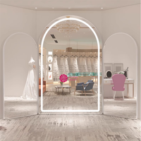 Miroir de maquillage amincissant pleine longueur Yicheng moderne à trois faces pour essayage de robes de mariée, grand miroir sur pied pour magasin de robes de mariée