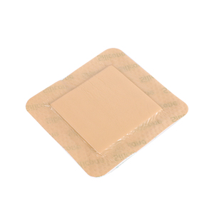 Pansement en mousse de silicone argentée pour plaies avec bordure adhésive douce - Product Image 5