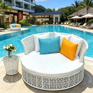 Lettino da Esterno Moderno e Minimalista in Metallo con Braccioli per Balcone, Patio, Piscina - Divano Letto per Esterni - Product Image 3