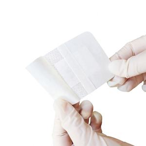 Pansements chirurgicaux stériles adhésifs non tissés en promotion – Compresses pour plaies chirurgicales - Product Image 1