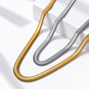 Collier chaîne chevrons or et argent en acier inoxydable, chaîne serpent plate 41+5,5 cm - Product Image 1