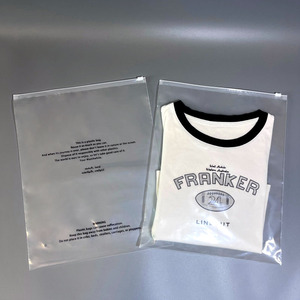 Sac d'emballage en plastique transparent givré avec fermeture éclair, personnalisé avec logo, réutilisable, pour vêtements, maillots de bain, t-shirts - Product Image 3