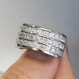 Anello a Tre Strati con Design Stellato, Stile Stratificato per Donne - Product Image 1