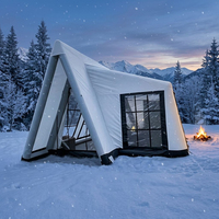 Tente gonflable blanche en forme de A, résistante au froid, abri de camping hivernal avec grande fenêtre transparente surdimensionnée