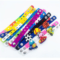 Bande dessinée sabot chaussure breloques accessoire unisexe 21cm bracelet pour Bracelets main bijoux incrustation personnalisé Silicone bracelet
