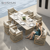Ensemble table et chaises en teck massif moderne haut de gamme pour villas et salles à manger