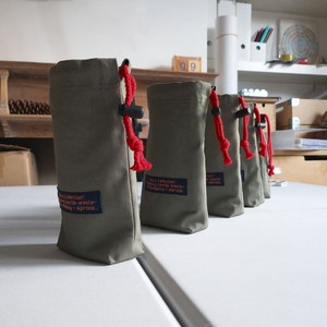 Sac en toile de lin et coton vert avec logo personnalisé imprimé / Sac à cordon en toile - Product Image 2