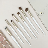 Ensemble de 7 pinceaux de maquillage pour les yeux de qualité supérieure, manche en bois blanc, poils synthétiques doux, pinceaux pour sourcils, eye-liner, fard à paupières, kit de pinceaux cosmétiques