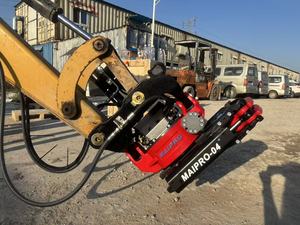 DHG Rotador Inclinable de 5-9 Toneladas con Enganche Rápido para Miniexcavadora Q355B, Material con Inclinación de 180 Grados, Barra de Trabajo de 210 mm, Pasador de 45-50 mm - Product Image 2