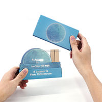 Ensemble de boîtes de cartes de manifestation d'affirmations positives de forme ronde avec impression personnalisée de format de papier et support en bois