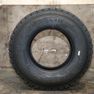ยางรถบรรทุกแบบไม่มียางใน Llantas/Hawkway ขนาด 11R22.5 12R22.5 295/80R22.5 ยางเรเดียลสำหรับรถบรรทุก 11R22.5 12R22.5, 295/80R22.5 HAWKWAY T ยางขนาด 12R22.5, 295/80R22.5 ยี่ห้อ HAWKWAY T - Product Image 1