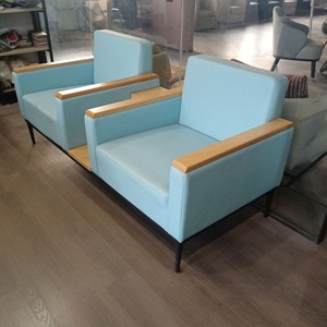 Ensemble de canapés pour salle d'attente Ke Ming 1800*750*800, cadre en acier bleu avec table basse en bois massif - Product Image 2