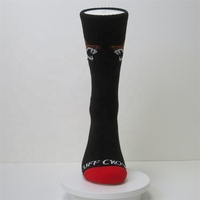 Chaussettes de sport tricotées épaisses personnalisées en gros, chaussettes fantaisie pas chères pour le basketball, chaussettes de football pour la saison d'automne, service OEM