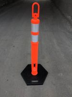 Poteau de signalisation routière réfléchissant de 110 cm, type T ou Hoop Top, délimitateur amovible avec base en caoutchouc de 6 kg ou 8 kg pour la sécurité routière