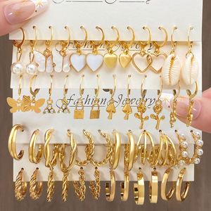 Venta al por Mayor de Aretes de Moda en Oro Metálico con Perlas para Mujer, Aretes Geométricos Punk con Cristales y Círculos Colgantes - Product Image 2
