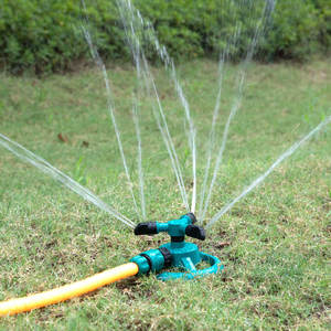 Aspersor de jardín giratorio de 360 grados, sistema de riego automático de plástico para césped y jardín. - Product Image 1