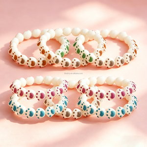 Bracelet élastique à motif de griffes de chat, idéal pour la photographie de rue, les pique-niques en plein air, les escapades à la plage, les photos de voyage - Product Image 2