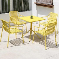 Meubles de loisirs de jardin de fête en plein air de conception simple en aluminium coloré ensemble de table et de chaises