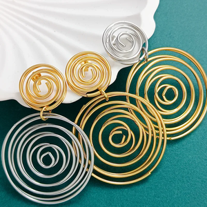 Pendientes Elegantes de Acero Inoxidable 304 Chapados en Oro de 18K con Patrón Circular en Espiral, Joyería Clásica que No se Destiñe para Mujer para Uso Diario - Product Image 2