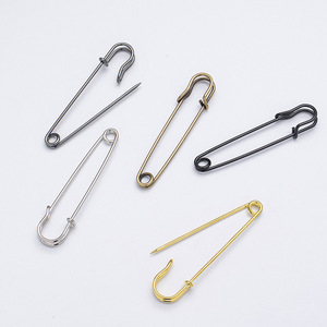 <span class=keywords><strong>Grande</strong></span> <span class=keywords><strong>épingle</strong></span> de sûreté de différentes tailles et couleurs en métal doré <span class=keywords><strong>grande</strong></span> <span class=keywords><strong>épingle</strong></span> pour vêtements sacs <span class=keywords><strong>à</strong></span> main Badges-Griffe de pouce de qualité - Product Image 1