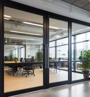 Cloison de bureau moderne en verre avec structure en acier, séparateur de salle de réunion commerciale avec porte en verre