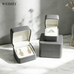 WEIMEI - Caja de Embalaje de Joyería Personalizada con Logotipo, de Lujo, Moderna, de Cuero PU Gris Oscuro, con Interior Crema, para Anillos, Collares y Colgantes - Product Image 3