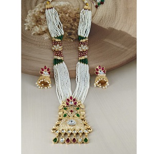 Ensemble de bijoux de mode à forte demande pour le mariage et la fête disponible à un prix abordable pour l'exportation en gros - Product Image 1