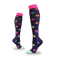 Des centaines de motifs imprimés Chaussettes de sport Chaussettes de compression en nylon Haute genouillère