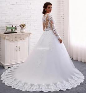 Vestido <span class=keywords><strong>de</strong></span> Novia <span class=keywords><strong>de</strong></span> Encaje con Escote Ilusión, Manga Larga, Estilo Princesa, con Perlas Bordadas en el Cuerpo y Cuello Alto - Product Image 4