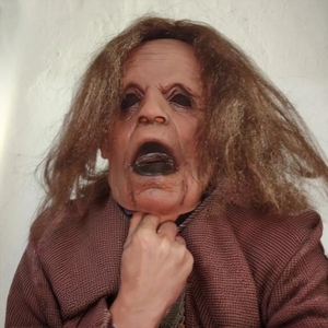 Máscara Facial Completa de Látex de Mujer Mayor Aterradora y Reventona para Halloween, Divertida y Extravagante, Accesorio de Disfraz para Fiestas, para Mayores de 18 Años - Product Image 2