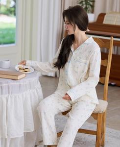 Nouvel ensemble de pyjama femme en gaze double couche printemps/automne, col rabattu, prêt-à-porter, manches longues, 100 % coton - Product Image 1