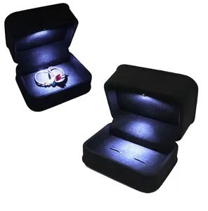 Caja de embalaje de lujo para gemelos, joyería con luz LED, caja negra con logotipo personalizado impreso - Product Image 1