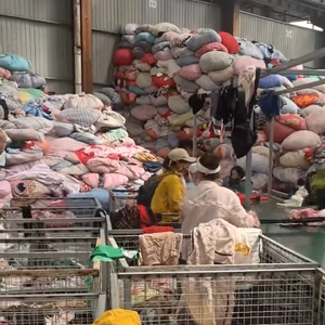 中国二手衣服在Balefashion二手毛衣女孩长毛衣二手出口衣服 - Product Image 4