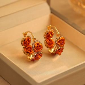 Boucles d'oreilles en champagne rose vintage exquises pour femmes, design tendance et subtil, mode haut de gamme, luxe léger, célèbres sur internet - Product Image 1