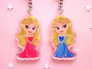 Breloques en acrylique personnalisées OEM/ODM : Princesse, Héroïnes (<span class=keywords><strong>Ariel</strong></span>, <span class=keywords><strong>Raiponce</strong></span>, Belle, Cendrillon, Blanche-Neige) – Cadeaux mignons - Product Image 3
