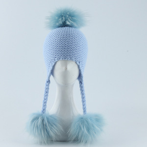Mode nouveau produit Design bébé hiver doux boule de fourrure chapeau réel trois fourrure de raton laveur pompons <span class=keywords><strong>bonnet</strong></span> chapeaux pour enfants - Product Image 5