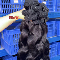 Lot de Cheveux Naturels Indiens en Gros, Cuticules Alignées, Bouclés et Volumineux, Cheveux Bruts Birmans Bouclés, Ondulés, Peuvent Être Décolorés 613