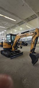 Mini-excavatrice Shantui SE36SR 3,6 tonnes à queue courte, moteur et boîte de vitesses, machine utilitaire compacte, prête à être expédiée - Product Image 3