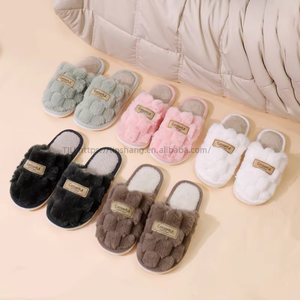 Nouvelles pantoufles d'hiver en fourrure artificielle avec semelle EVA de qualité supérieure, pantoufles pour couples, vente en gros de haute qualité - Product Image 2