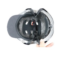 Normes de sécurité Multi Sports Custom Skateboard & Casque de scooter électrique Résistance aux chocs Conception légère pour enfants et adultes