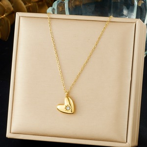 Collar con Colgante de Estrella de Ocho Puntas y Corazón, Chapado en Oro de 18K, Acero Inoxidable, Circonita Cúbica, Joyería Impermeable para Clavícula - Product Image 1